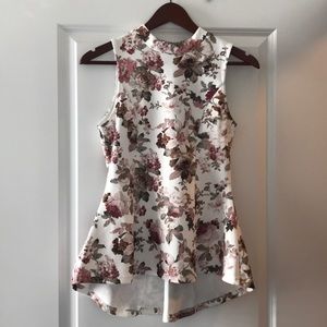 NWT Floral Peplum Top🌷